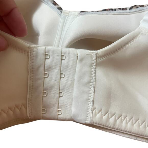 1st and Curve Ivory Leopard Seamless Bra Size 42DD - Picture 5 of 6